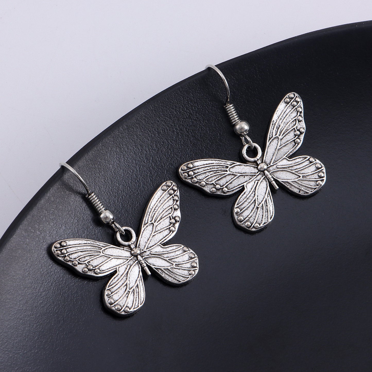 Minimalist Striped Butterfly-Shaped Alloy Earrings for Women with Plated Finish
