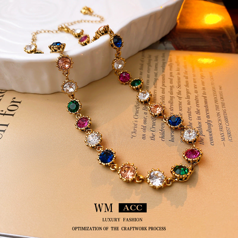 Baroque Style Geometric Pendant Necklace with Rhinestone Inlay for Women, Delicate Clavicle Chain
