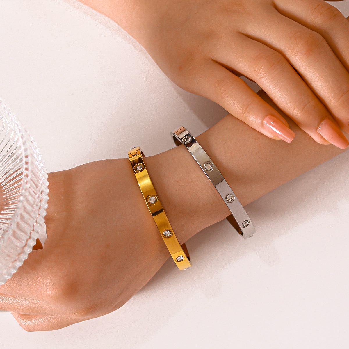 Fashionable Ins Style 18K Gold Plated Stainless Steel Round Zircon Irregular Buckle Bracelet for Women