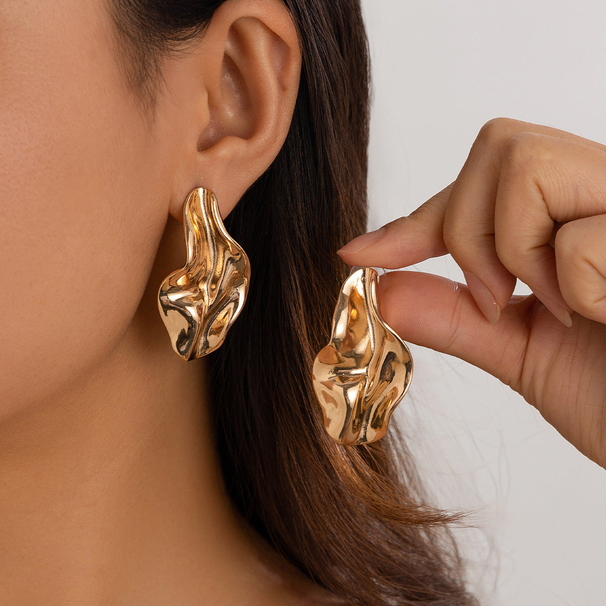 Minimalist Geometric Irregular Hollow Twisted Ring Zinc Alloy Plated Earrings for Women
