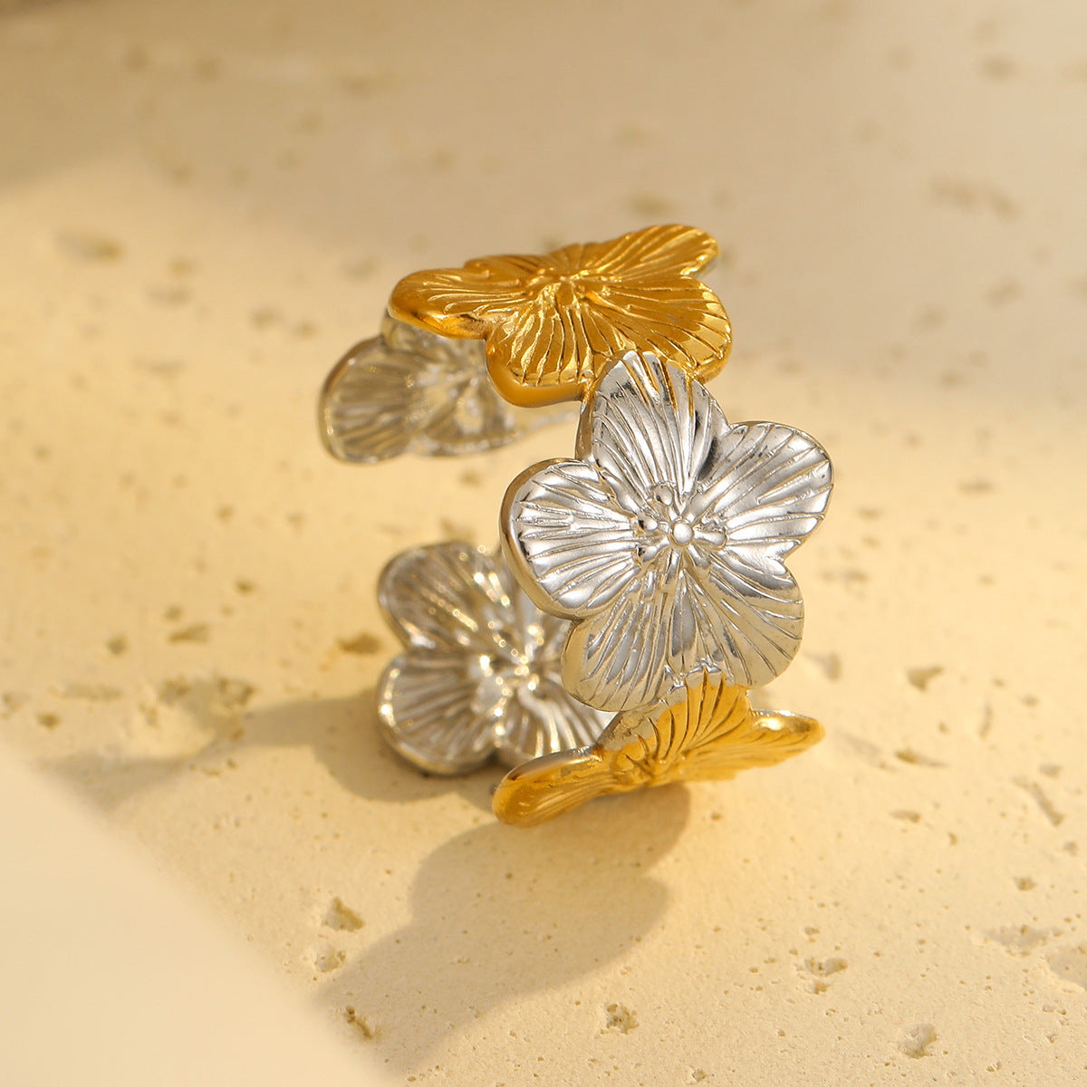 Anello da donna placcato in acciaio inossidabile con design estetico di lusso geometrico vintage