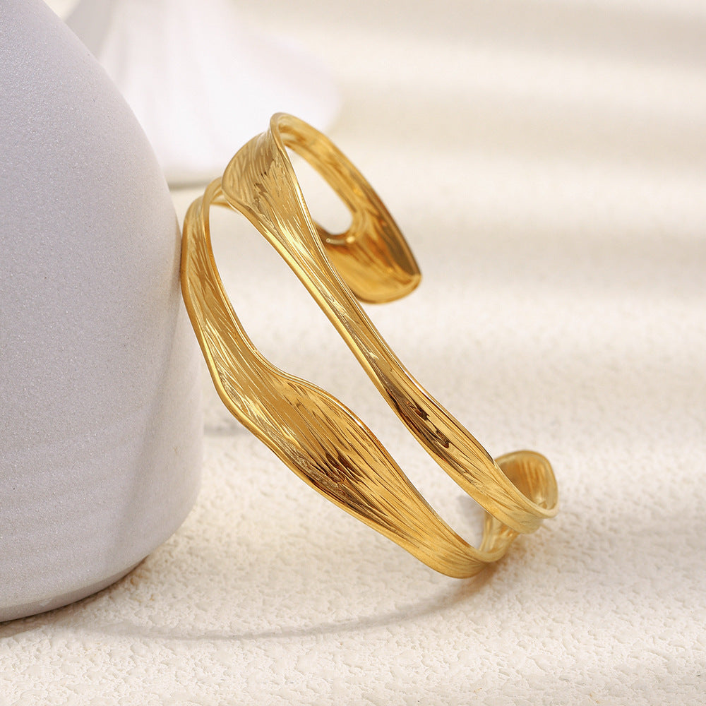 Fashionable Minimalist Wave-Textured Stainless Steel Plated 18K Gold Double-Layer Pressed Bracelet for Women