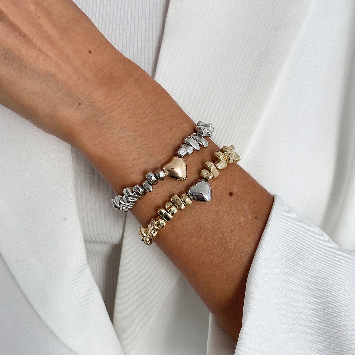 Minimalist Geometric Heart Resin Bracelet with Faux Pearl Plated Finish for Women