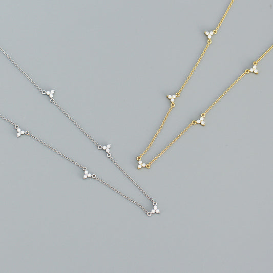 Collar con colgante geométrico minimalista de plata de ley 925 con circonitas micro-pavé, cadena a la clavícula