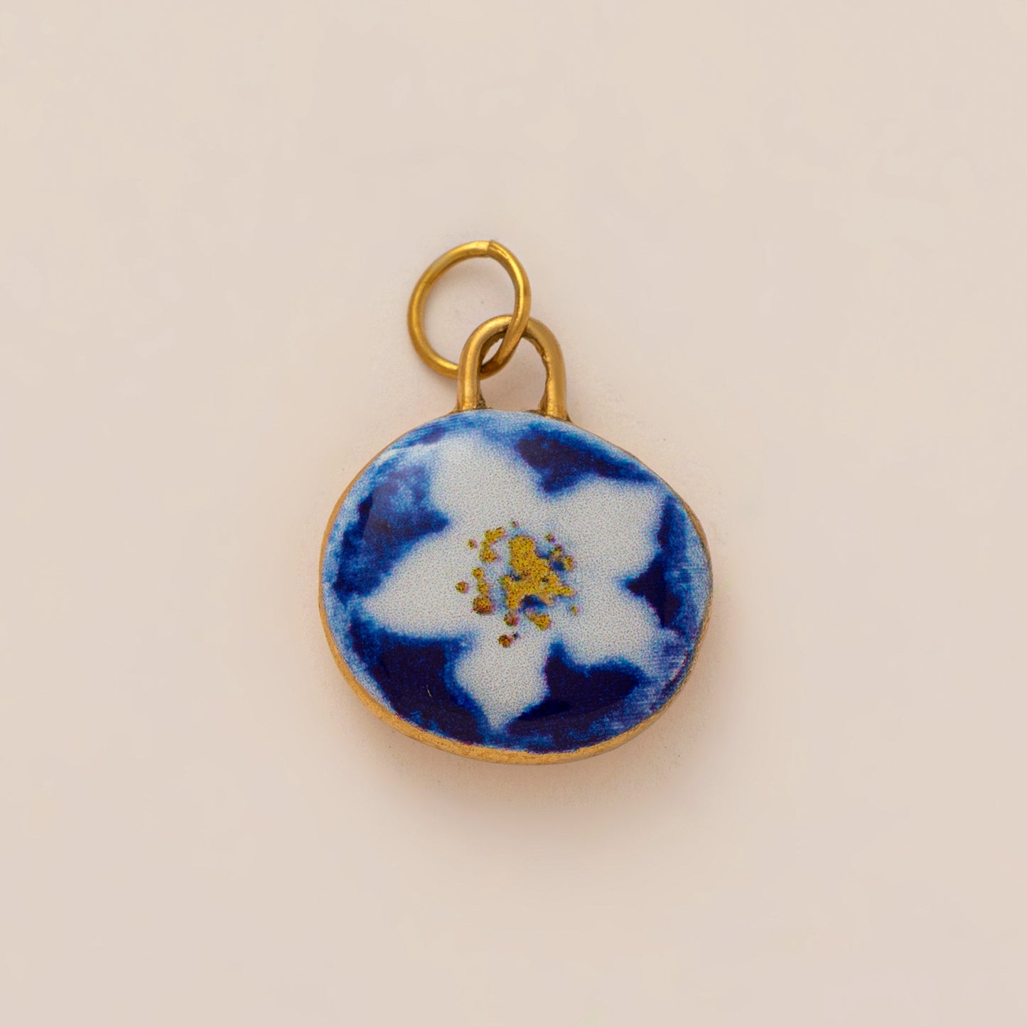 Vintage 18K Gold Plated Stainless Steel Bee Charm Bar for Women