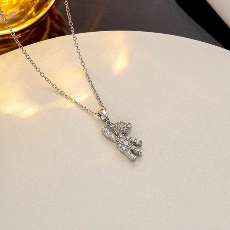 Collar con colgante de oso de dibujos animados para mujer en acero de titanio con incrustaciones de diamantes de imitación en cadena tipo O, estilo medallón geométrico minimalista