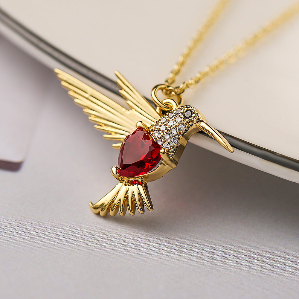 Collana con pendente a cuore minimalista per donne con base in rame placcato in oro 18 carati e intarsi in zirconi
