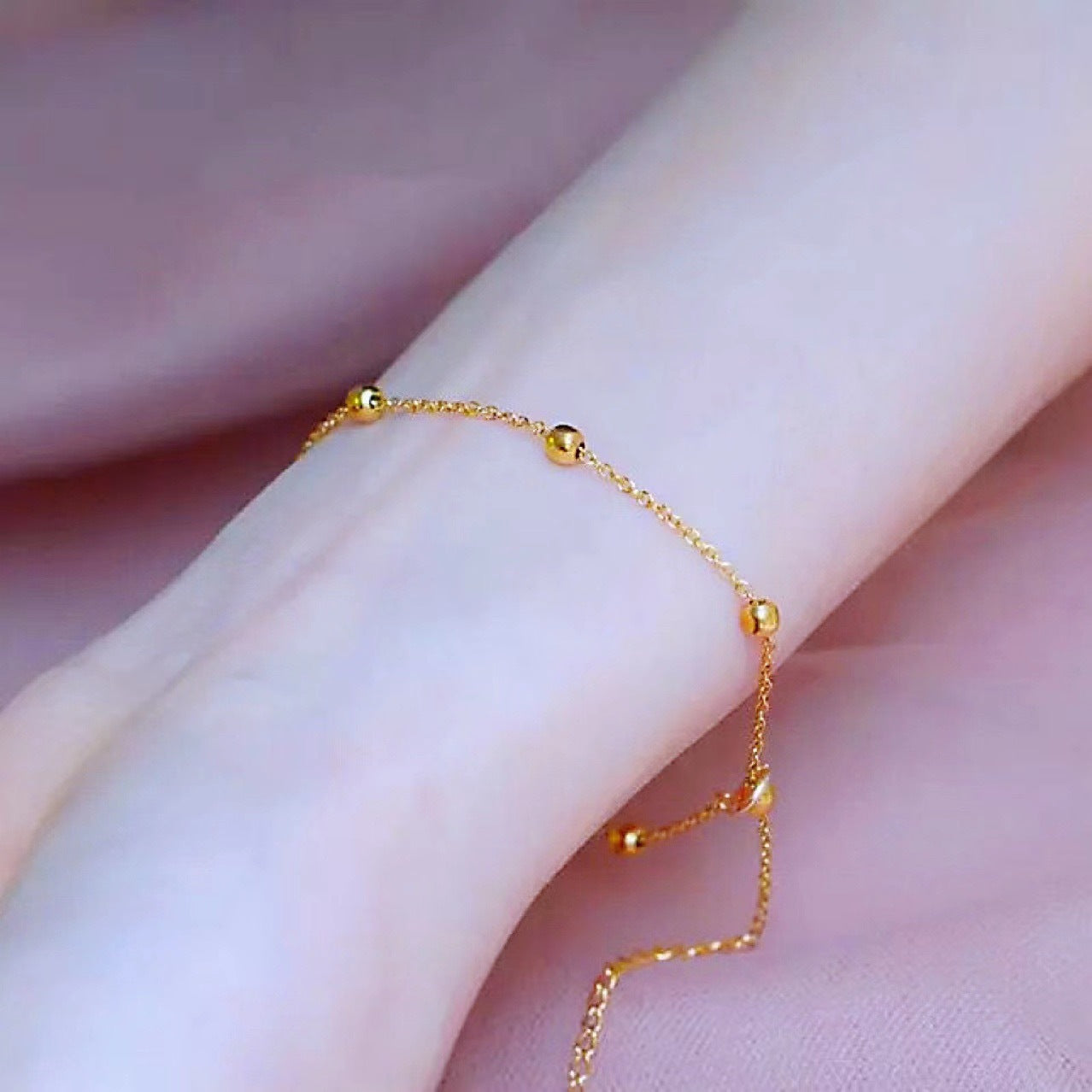 Minimalist Geometric Titanium Steel Bracelet with Vacuum Plating for Women and Men, Fashionable Summer Jewelry with Modern Aesthetic