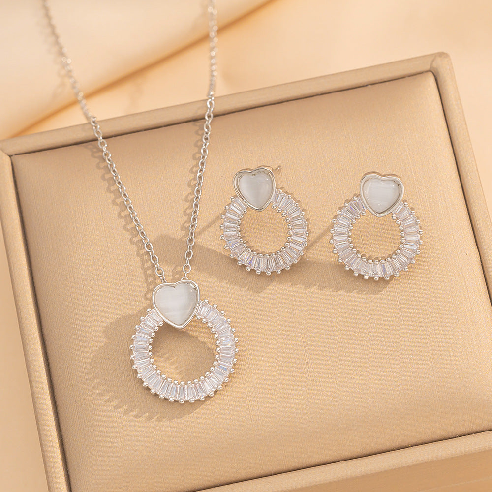 Luxury Heart-Shaped Titanium Steel Necklace Set with Gold-Plated Copper Pendant and Rhinestone Inlay on O-Chain