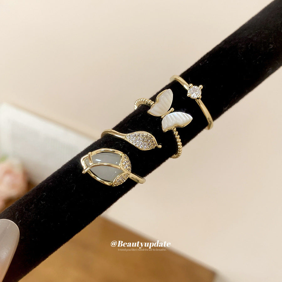 Anillo de Cobre con Incrustaciones de Zirconia en Forma de Elegante Mariposa y Flor para Mujer, Accesorio de Moda de Lujo Ligero para el Dedo Índice