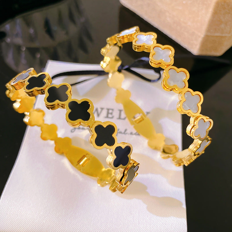 Vintage Micro-inlay Mother of Pearl Four-leaf Clover Titanium Steel Bracelet
