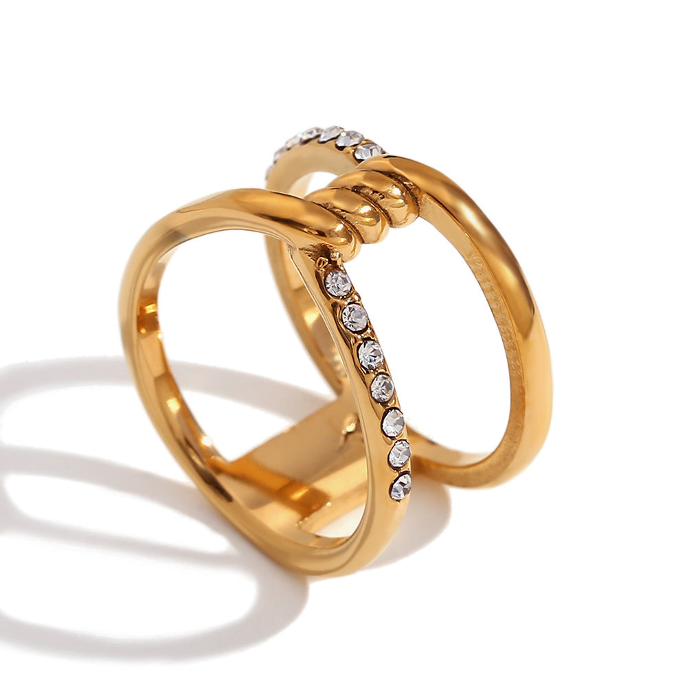 Anello alla moda da donna a cuore geometrico in acciaio inossidabile con placcatura in oro 18 carati e micro incastonatura