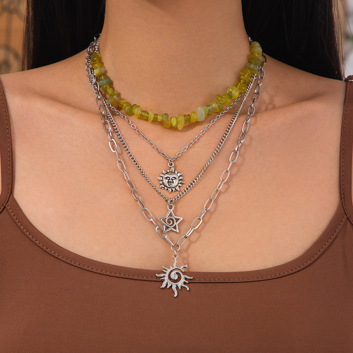 Collar con colgante de estrella irregular minimalista para mujer con aleación chapada y detalles de diamantes de imitación en cadena cruzada