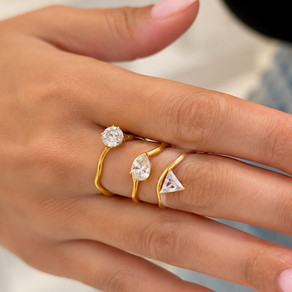 Elegant 18K Gold Plated Stainless Steel Teardrop Ring with Cubic Zirconia Inlay for Women