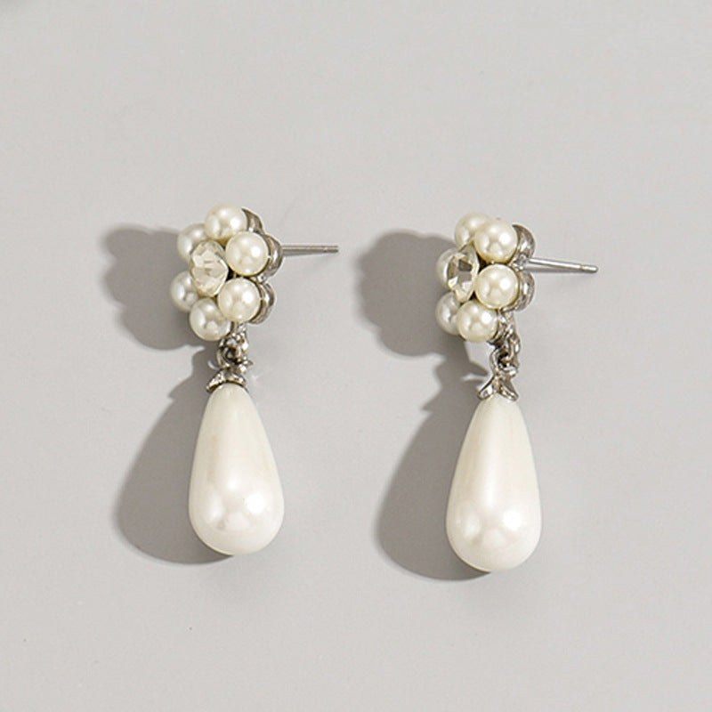 Set vintage di collana e orecchini di perle con design a fiore di prugna, catena in lega e intarsio di strass per donna