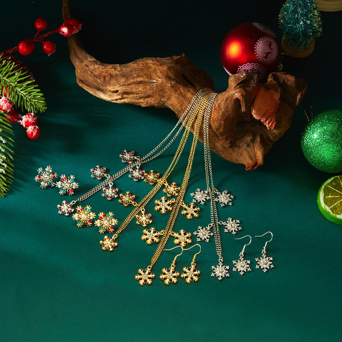Juego de collar con colgante de copo de nieve navideño con incrustaciones de pedrería en aleación con acabado galvanizado para uso unisex