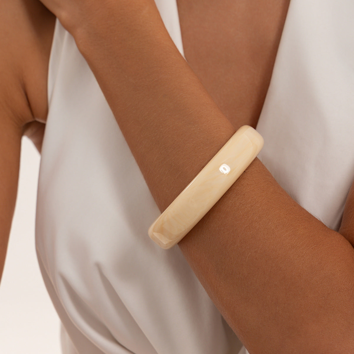 Multicolor Gradient Geometric Resin Bangle Bracelet for Women