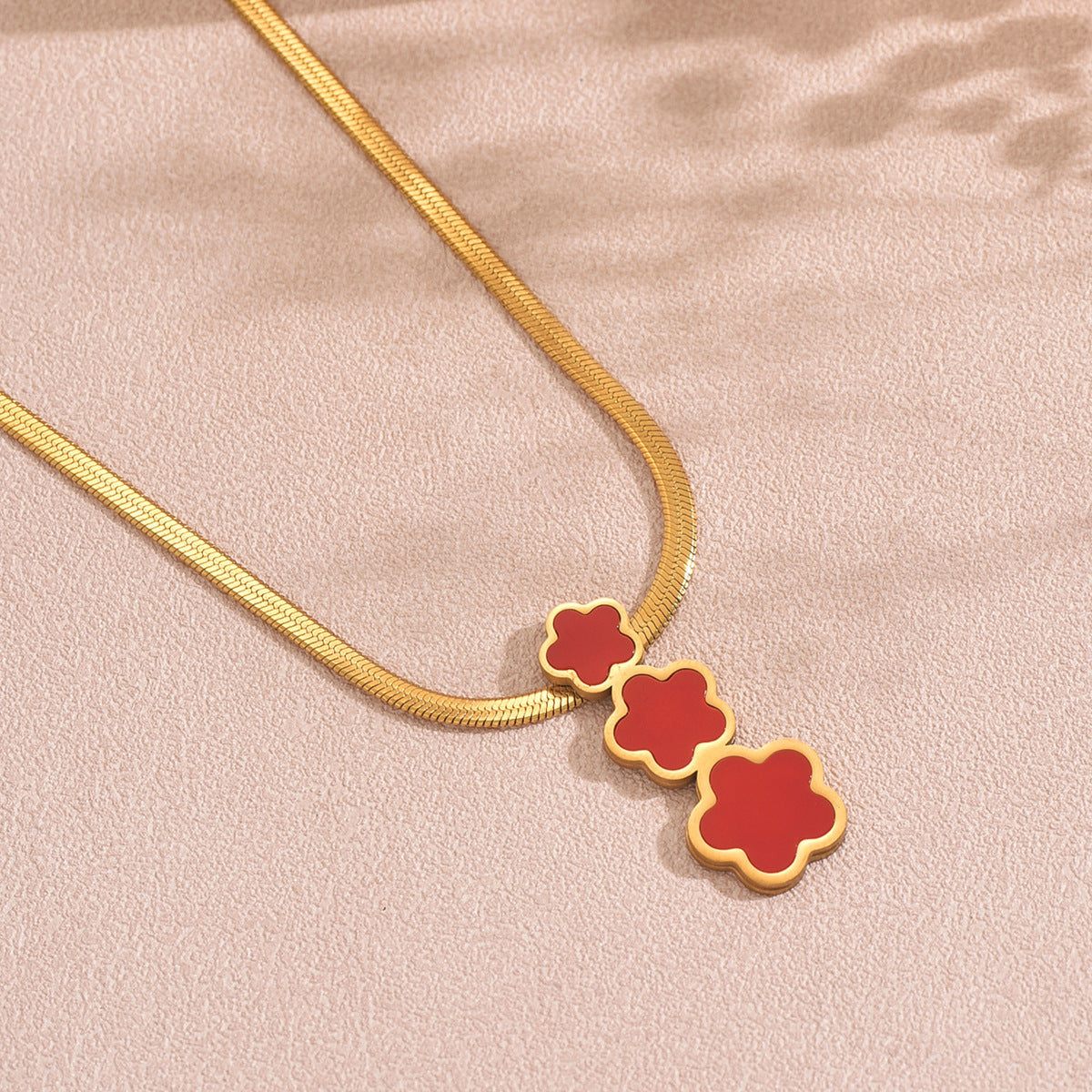 Elegant 18K Gold Plated Floral Titanium Steel Pendant Necklace Stainless Steel Snake Chain for Women