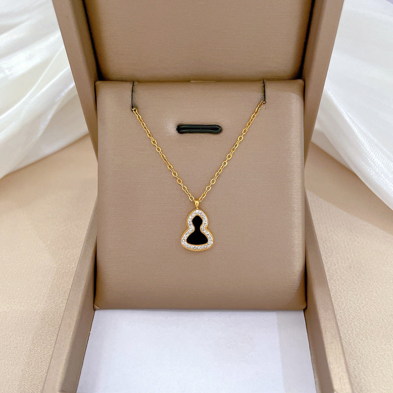 Collana in Acciaio al Titanio Placcato con Design Geometrico Minimalista e Catena Irregolare, Unisex