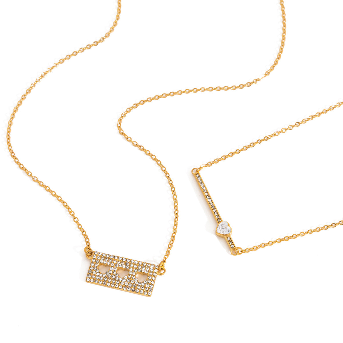 Collana Minimalista da Donna a Forma di Cuore in Acciaio Inossidabile con Placcatura in Oro PVD Sottovuoto, con Chiusura a Medaglione e Catena per la Stratificazione