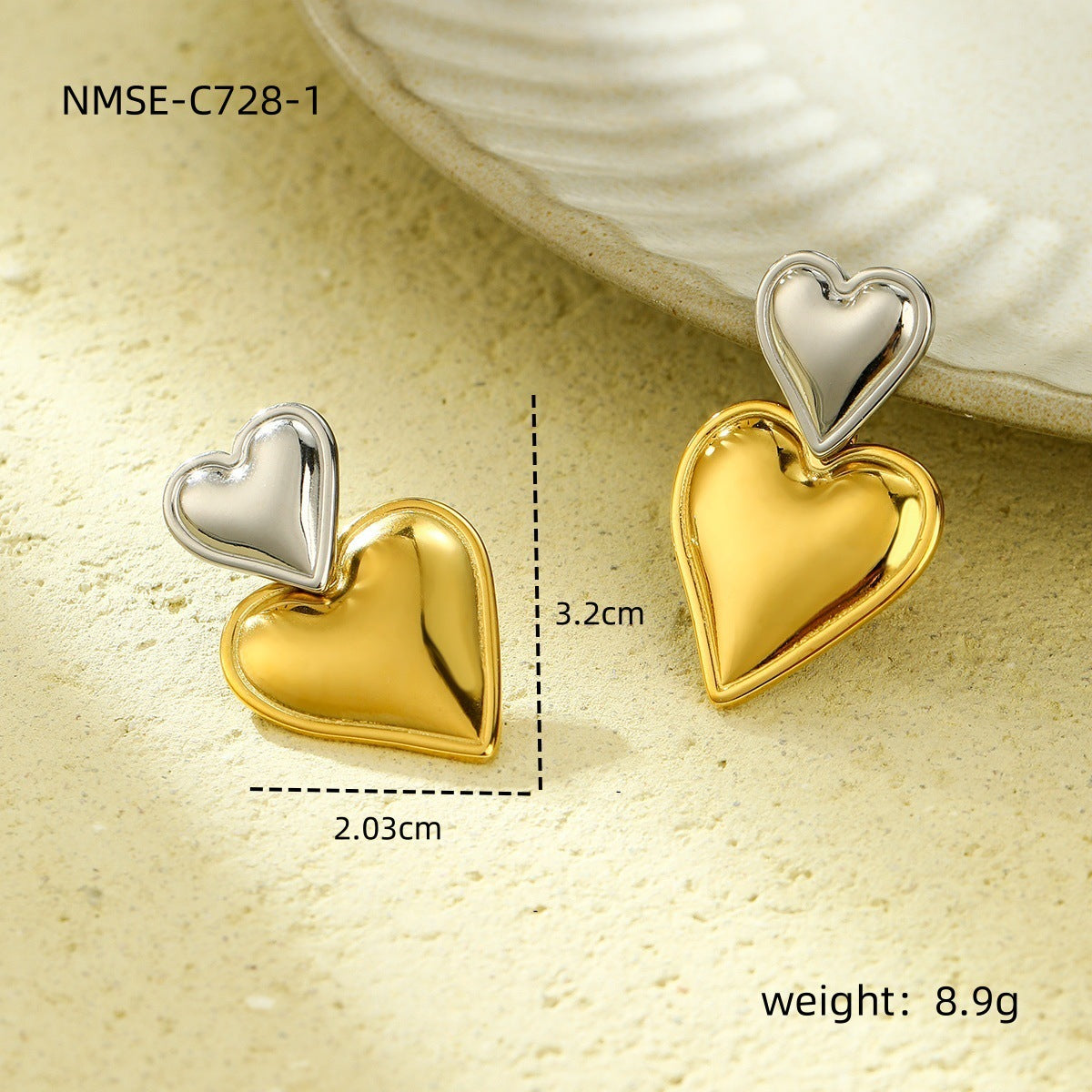 Pendientes de acero de titanio chapados en forma de corazón minimalistas y elegantes para mujer