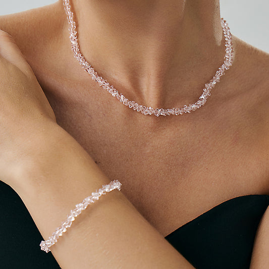 Collana girocollo vintage minimalista con cristalli geometrici irregolari e finitura artigianale per donna