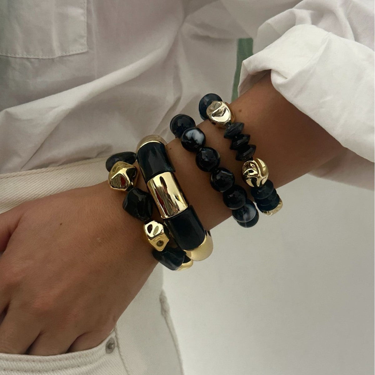 Creative Geometric Round Black Acrylic Stretch Bracelet