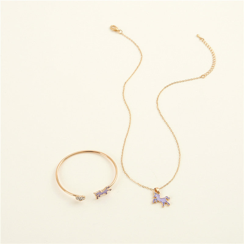 Set Collana e Braccialetto con Ciondolo Unicorno Dolce e Fresco per Bambini, Gioielli in Lega con Finitura Smaltata e Accenti di Strass