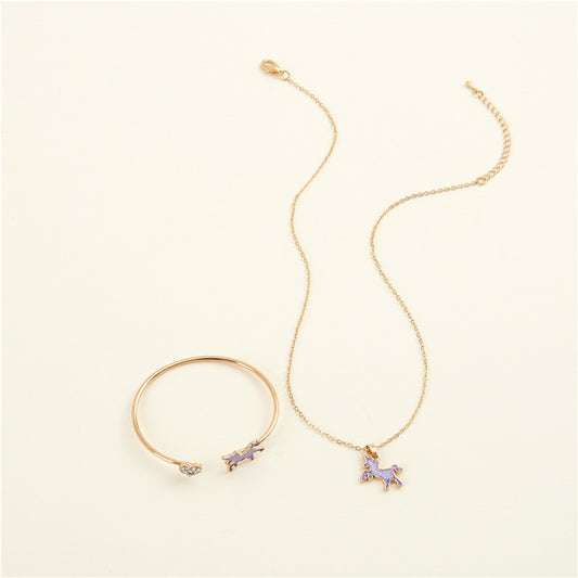 Set Collana e Braccialetto con Ciondolo Unicorno Dolce e Fresco per Bambini, Gioielli in Lega con Finitura Smaltata e Accenti di Strass