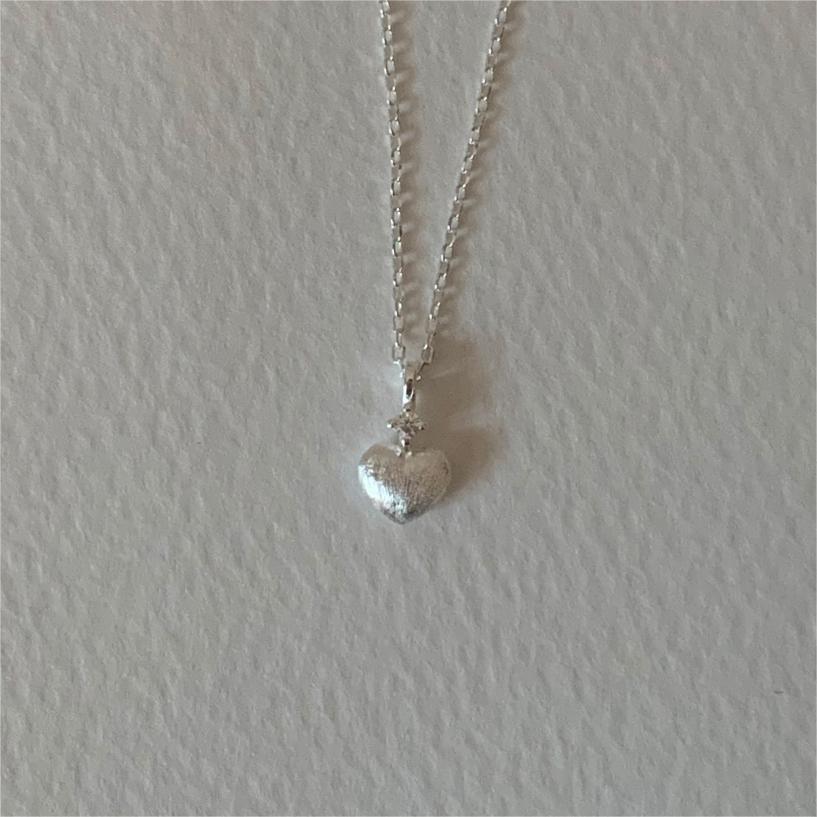 Collar Minimalista Chapado en Plata Esterlina 925 con Corazón, Detalles de Diamantes de Imitación y Cadena Serpiente
