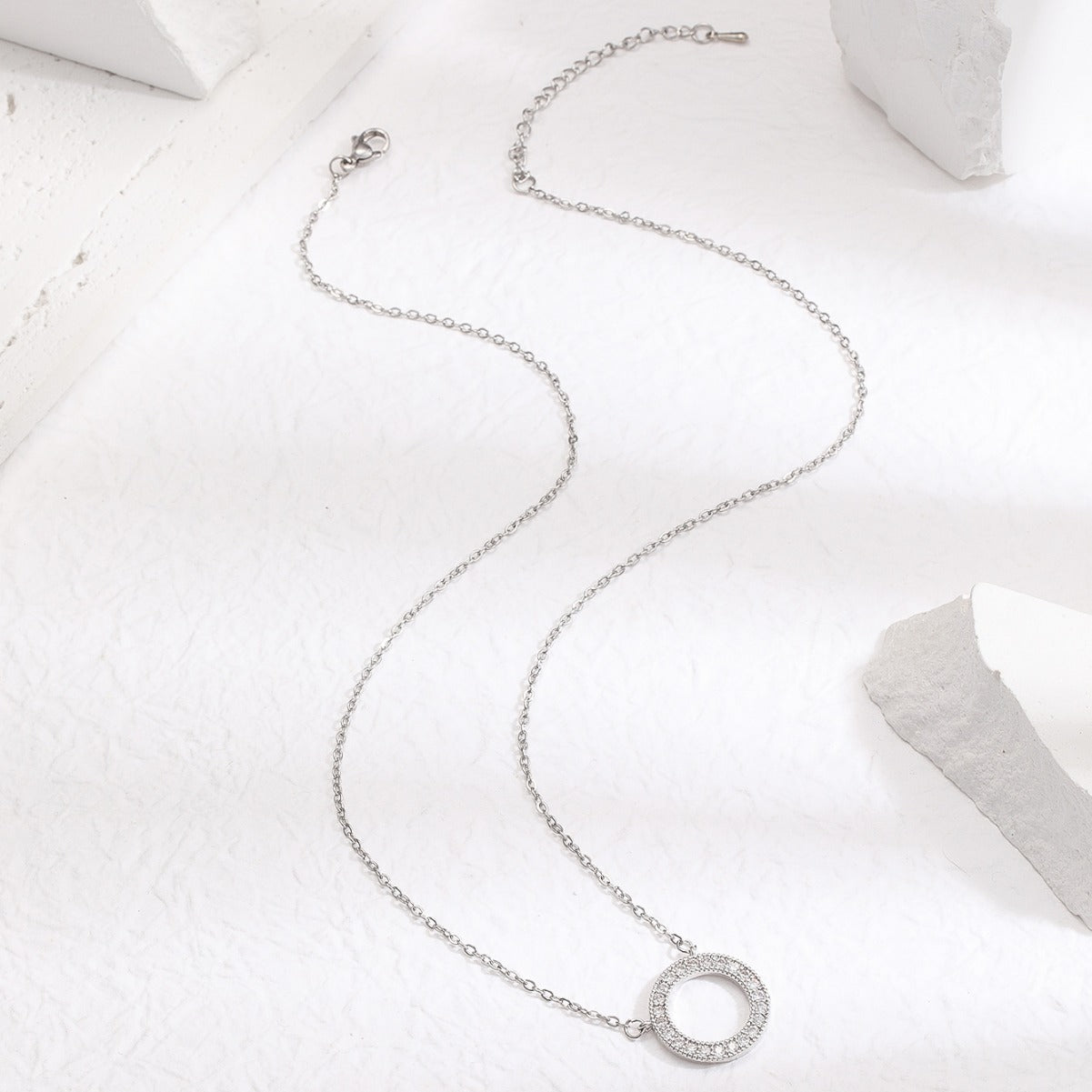 Collana geometrica in rame stile rustico minimalista con intarsio di zirconi per donna, catena lunga regolabile per clavicola