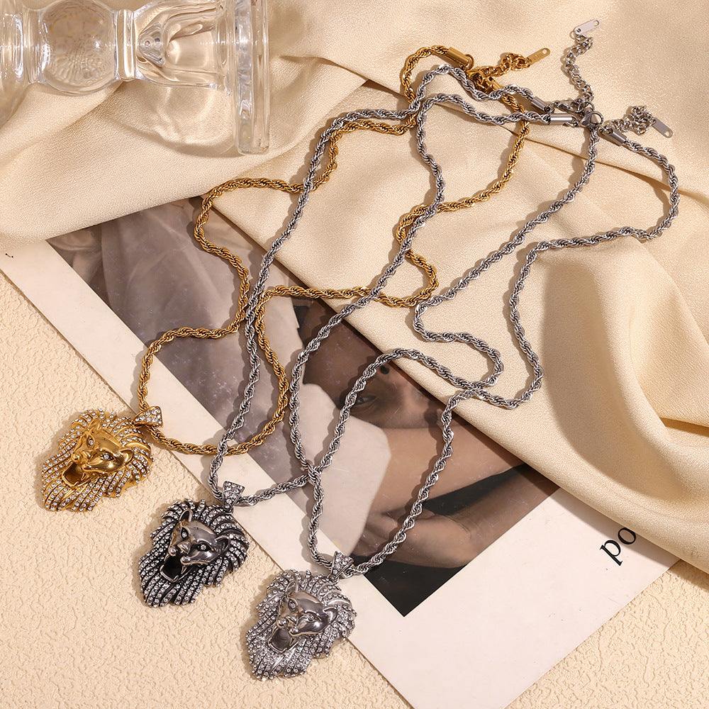 Collana con Pendente a Forma di Leone in Stile Hip Hop da Uomo con Corpo in Acciaio Inossidabile, Pendente in Acciaio al Titanio Elettroplaccato Oro 18K, Catena Intrecciata con Strass Incrostati
