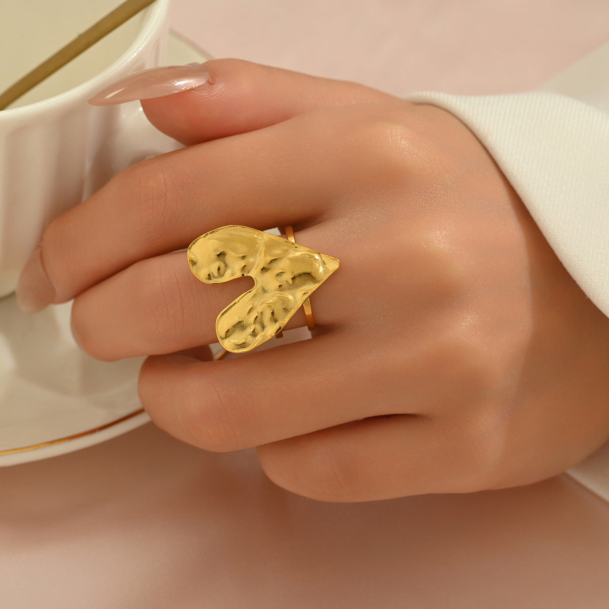 Geometric Heart-Shaped Adjustable Open Ring for Women in Zinc Alloy with Plated Finish