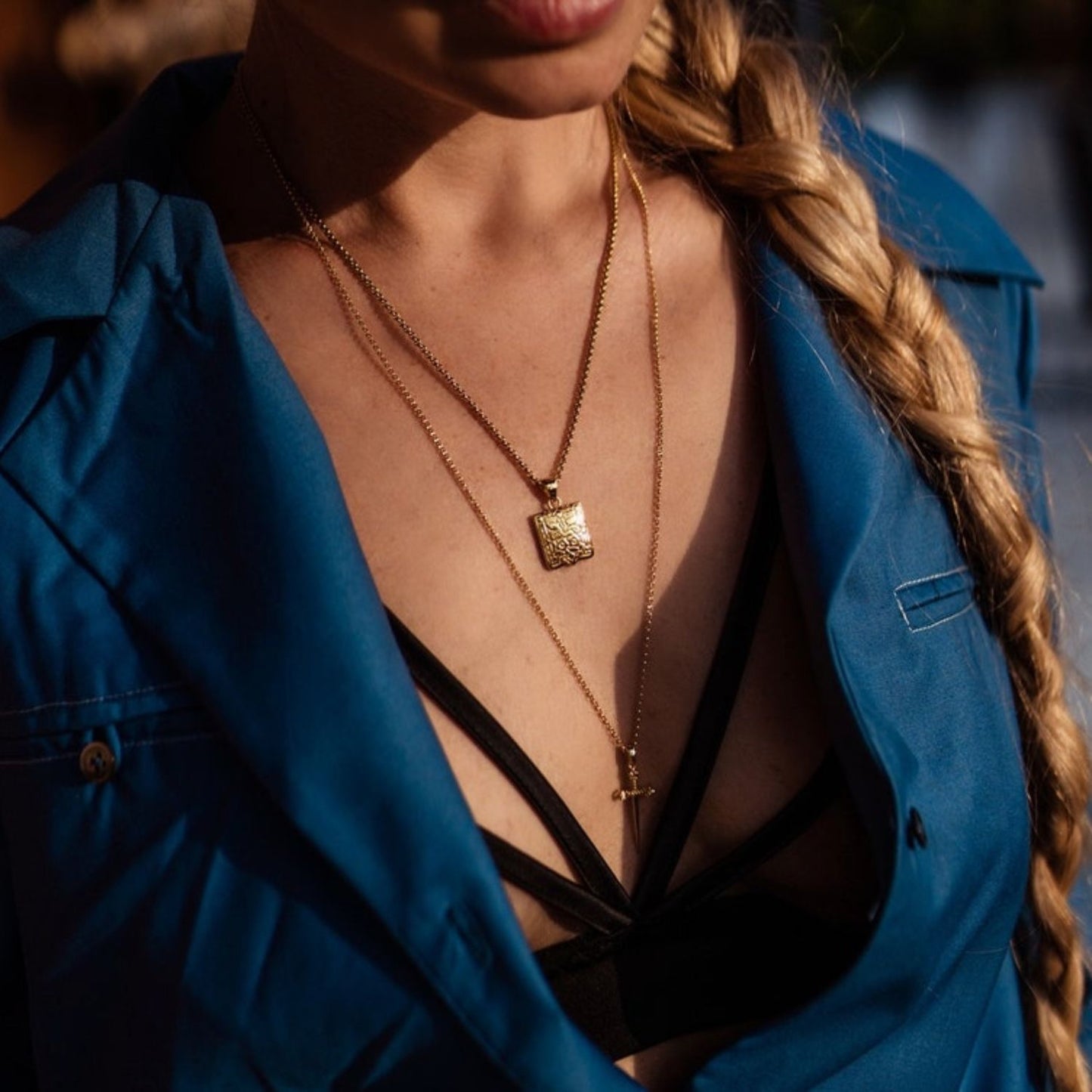 Natural Minimalist Heart and Floral Album Pendant Necklace with 18K Gold Plated Copper, Square Snap-Open Locket on Twisted Chain