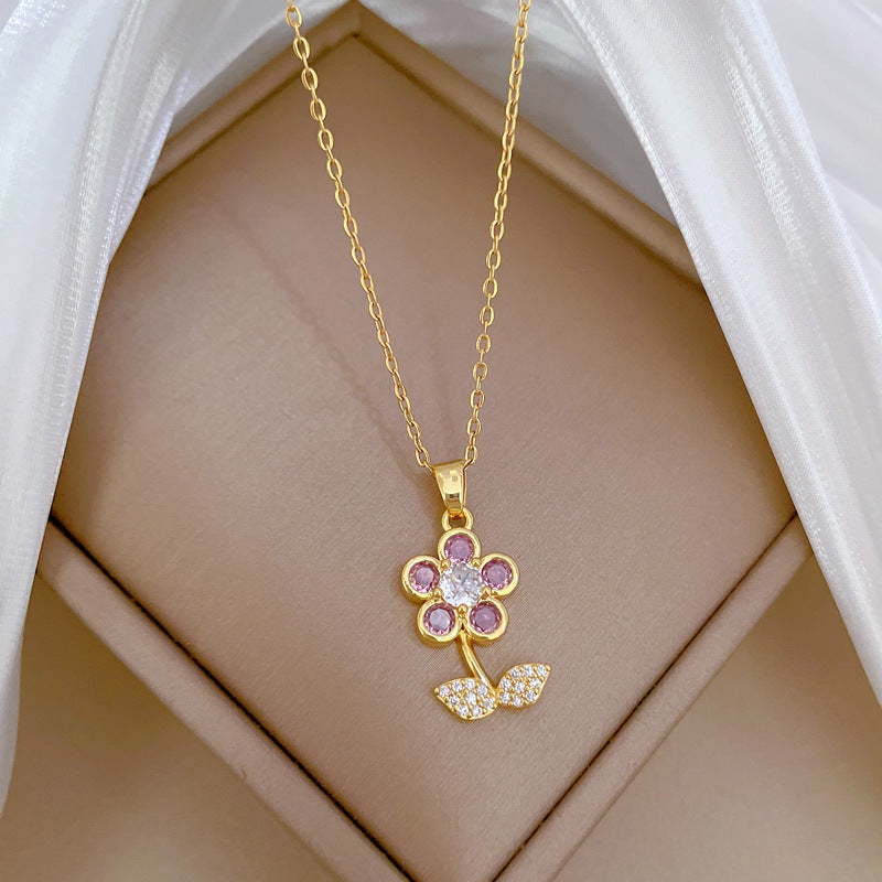Elegant Five-Petal Leaf Pendant Necklace for Women Stainless Steel Delicate Clavicle Chain with Rhinestone Accents