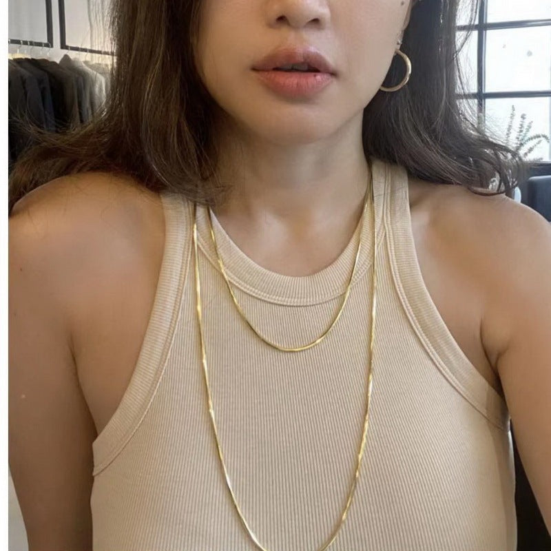 Collar minimalista en capas de cadena de serpiente de acero de titanio en forma de U para hombres y mujeres con acabado chapado