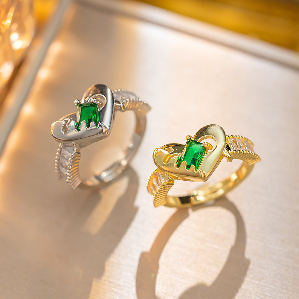 Anello Minimalista in Acciaio al Titanio a Forma di Cuore con Intarsio di Strass e Finitura Placcata da Donna