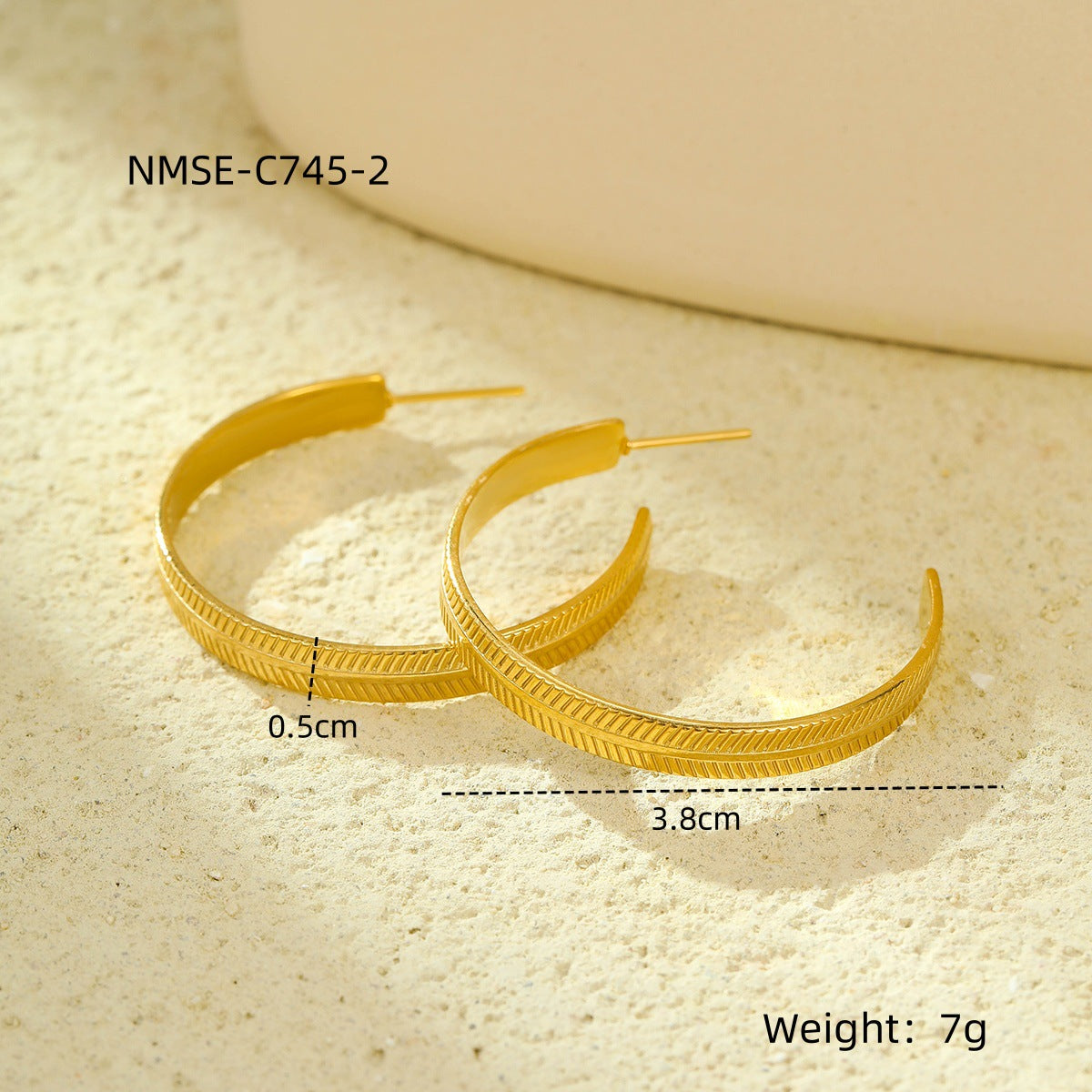 Orecchini a Cerchio da Donna a C in Acciaio Inossidabile Placcato Oro 18K con Texture Geometrica, Stile Vintage
