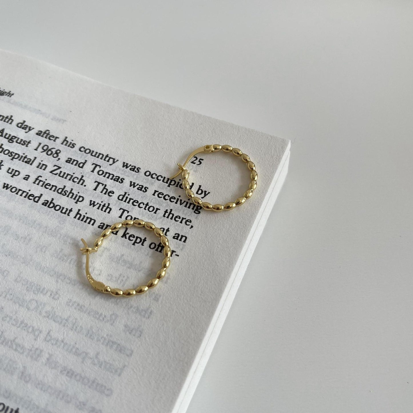 Orecchini a cerchio minimalisti geometrici a forma di oliva in argento sterling 925 con placcatura in oro