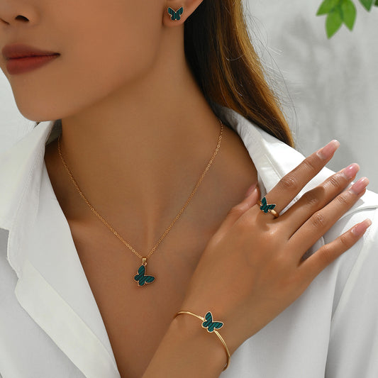 Set collana con ciondolo a farfalla dolce e minimalista con catena in lega e intarsio in acrilico da donna