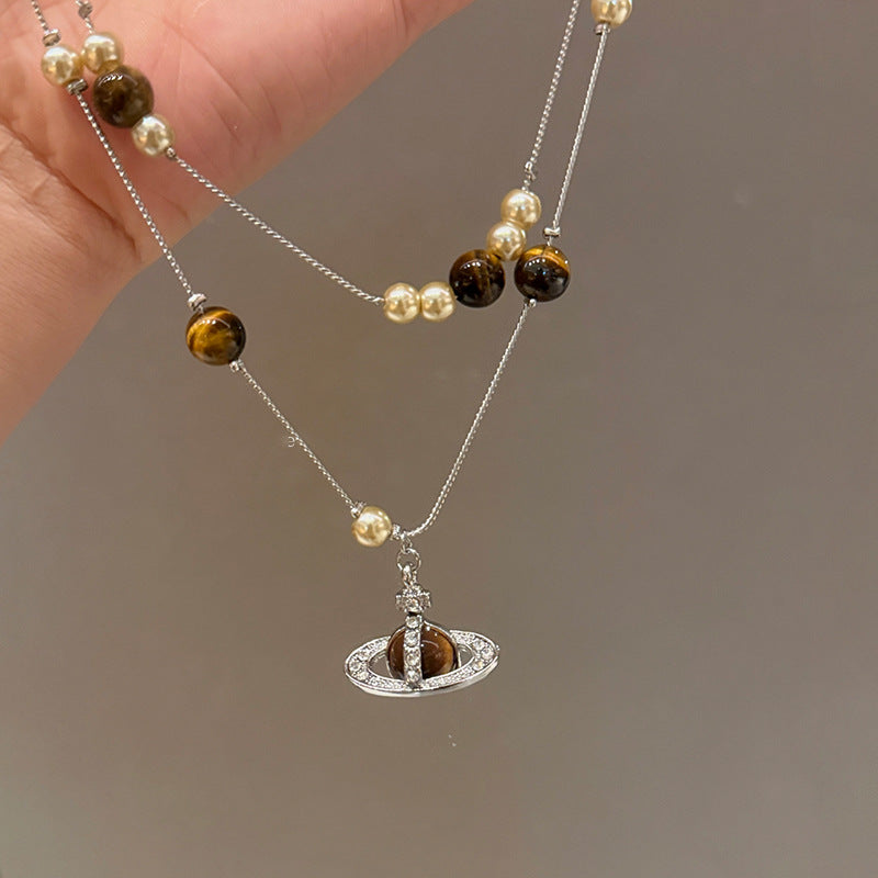 Collana con Ciondolo Saturno Retro Luxe con Perla Imitazione e Lega, Design a Stella, Finitura Galvanizzata, Delicata Catena per Clavicole da Donna