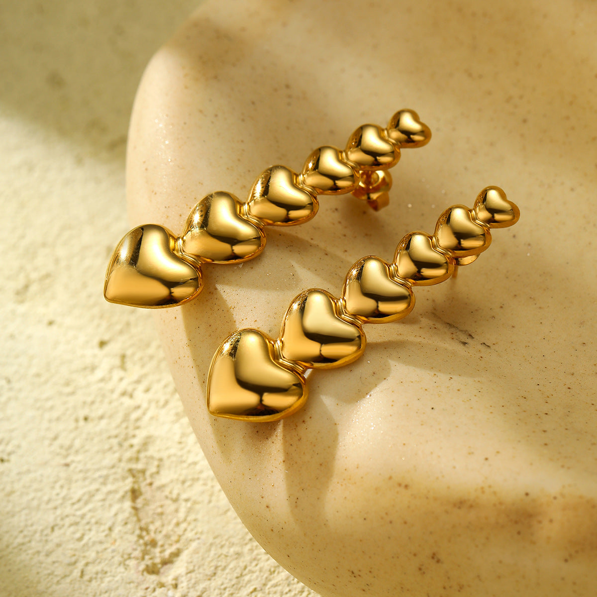 Pendientes de acero de titanio con forma de corazón estilo INS con borlas, chapados en oro de 18 quilates, joyas de mujer modernas y elegantes