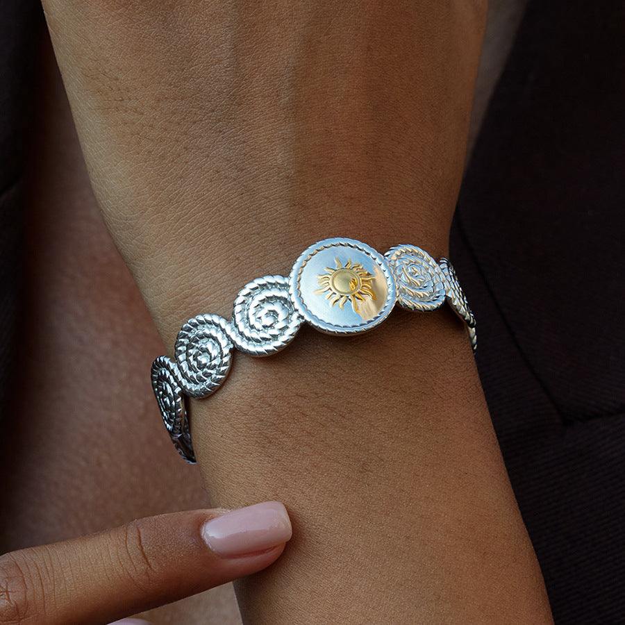 Pulsera de acero inoxidable con forma de sol, chapada, a la moda, para mujer