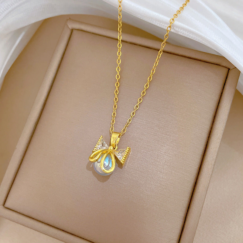 Sweet Minimalist Butterfly Pearl Rhinestone Brass Pendant Titanium Steel Necklace for Unisex