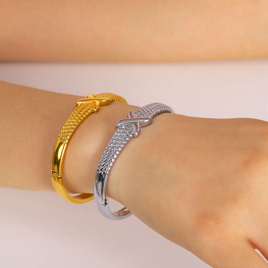 Minimalist X-Shaped Stainless Steel Bracelet with Vacuum Electroplated 18K Gold Finish, Adjustable Clasp Design