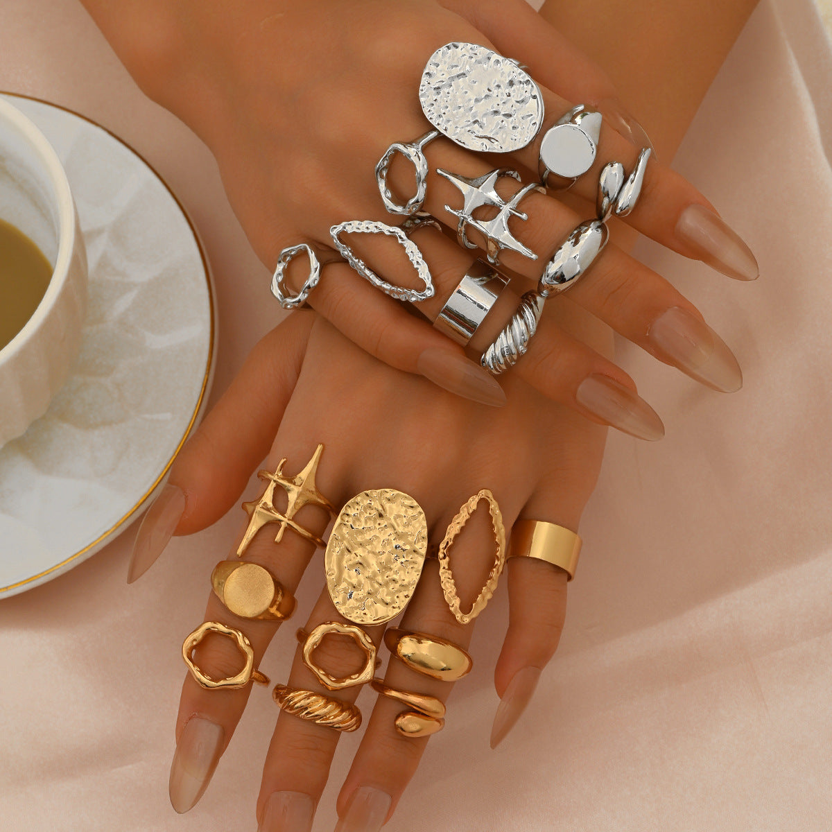 Anillo ajustable geométrico minimalista de aleación de zinc chapado en oro de 18 quilates para mujer