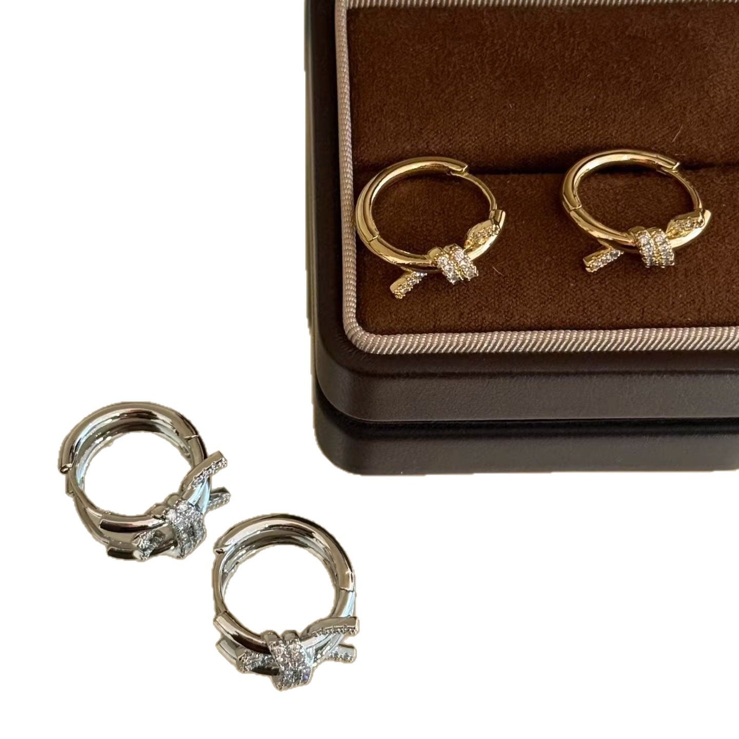 Orecchini a perno da donna minimalisti geometrici rotondi placcati oro con zircone e perni in acciaio