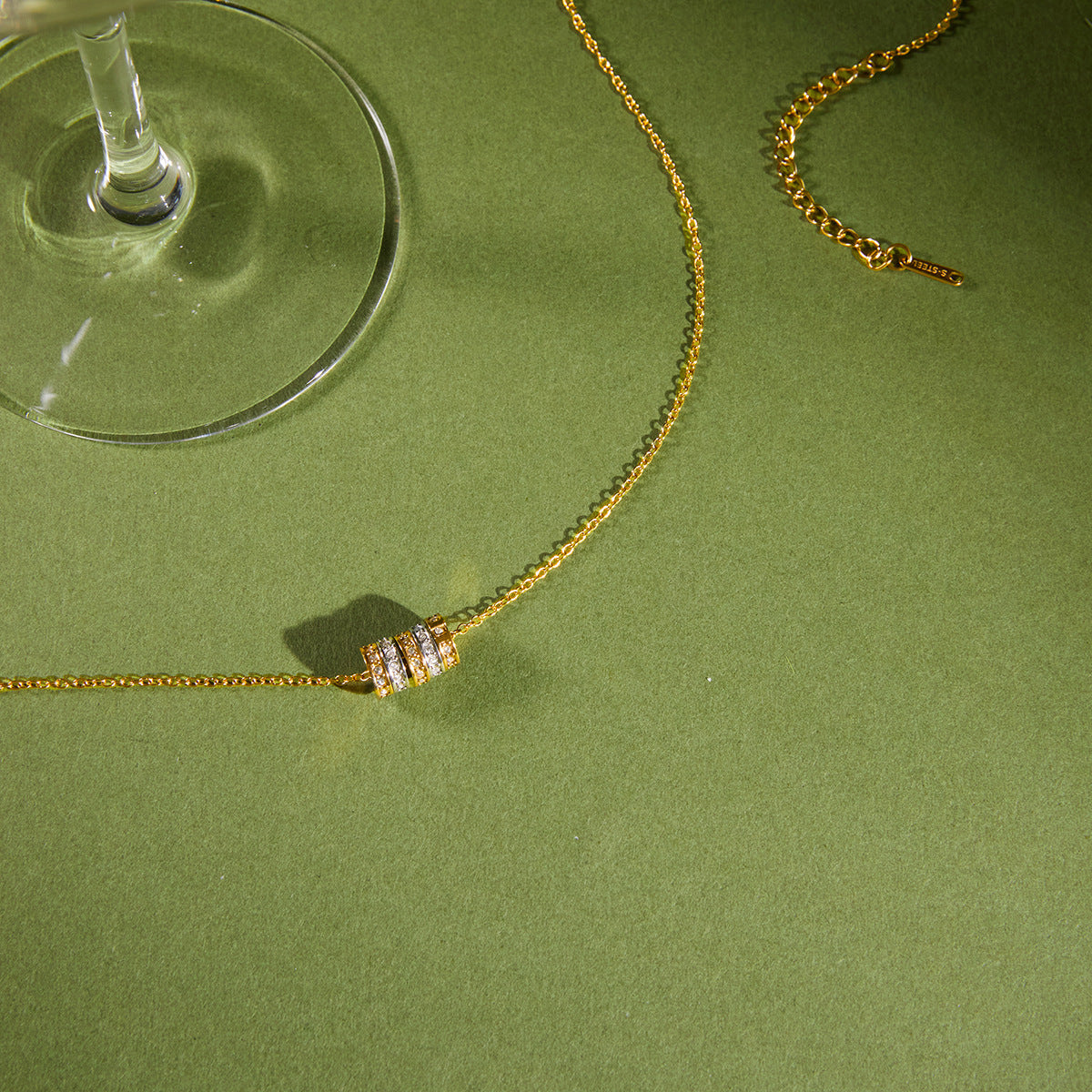 Minimalist Geometric Round Cubic Zirconia PVD Gold Plated Stainless Steel Necklace for Women