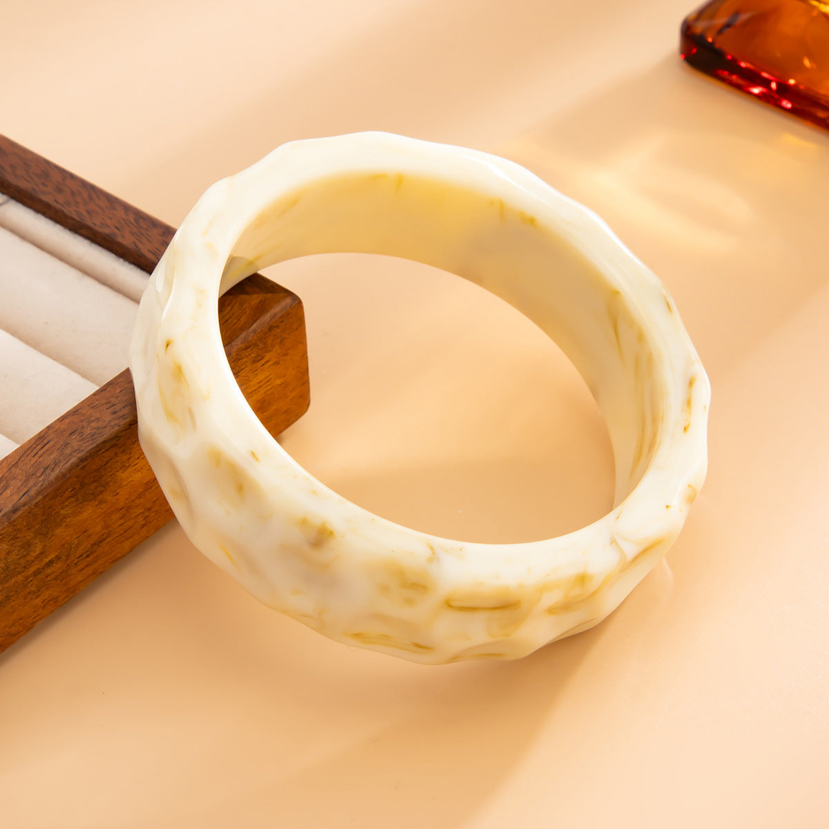 Elegant Gradient Round Geometric Resin Bangle Bracelet