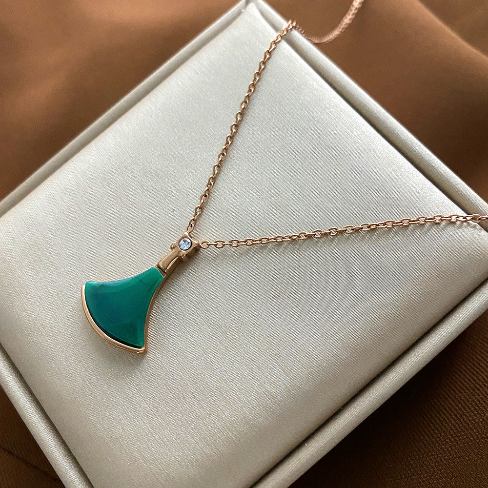 Minimalist Animal-Shaped Titanium Steel Clavicle Necklace for Women with Electroplated Finish and Irregular Design